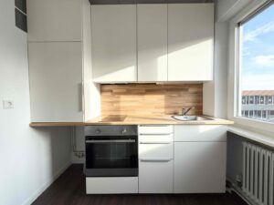 Küche (Einbaumöglichkeit Waschmaschine)